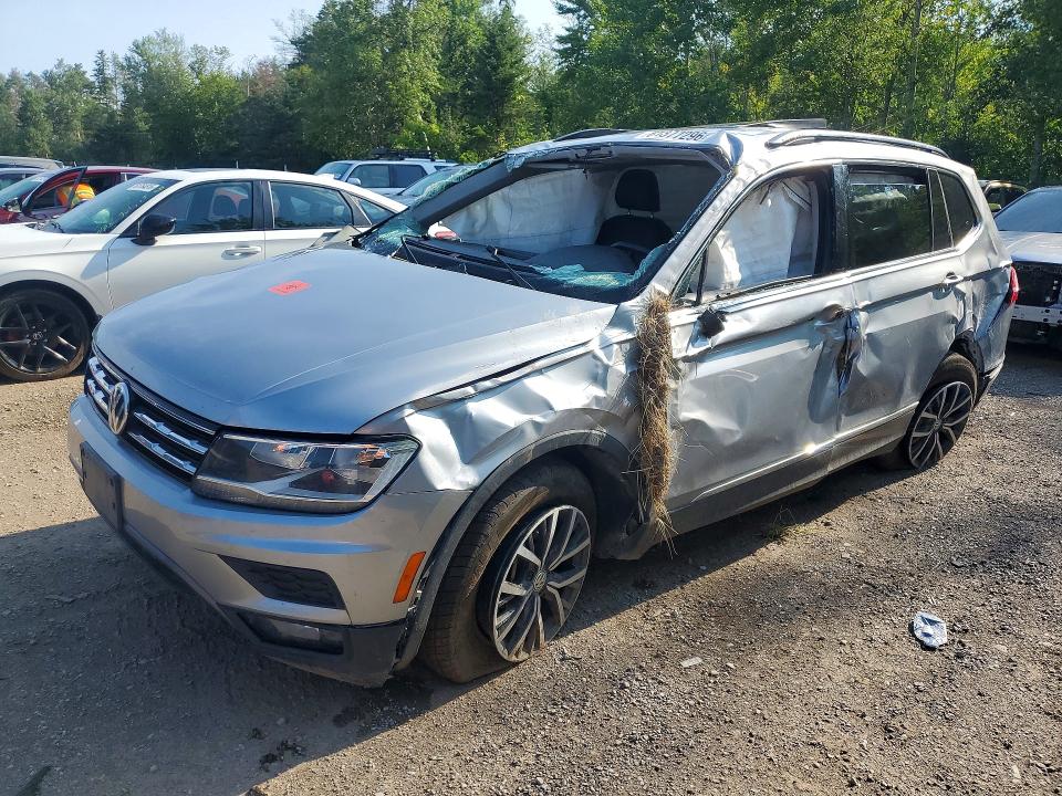 61377296 :رقم المزاد ، 3VV2B7AX4MM122775 vin ، 2021 Volkswagen Tiguan مزاد بيع