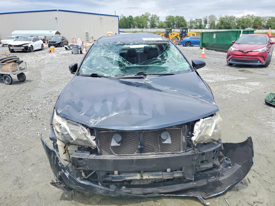 60223696 :رقم المزاد ، 4T1BF1FK2EU376992 vin ، 2014 Toyota Camry مزاد بيع