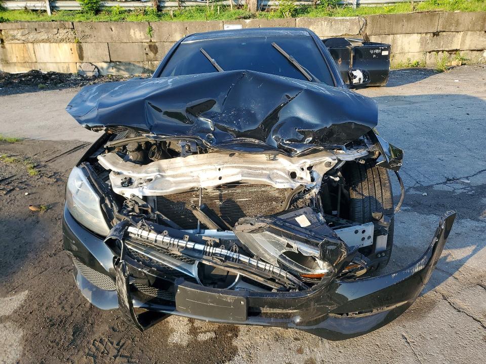 62855126 :رقم المزاد ، 55SWF4KB4HU180593 vin ، 2017 Mercedes-benz C مزاد بيع