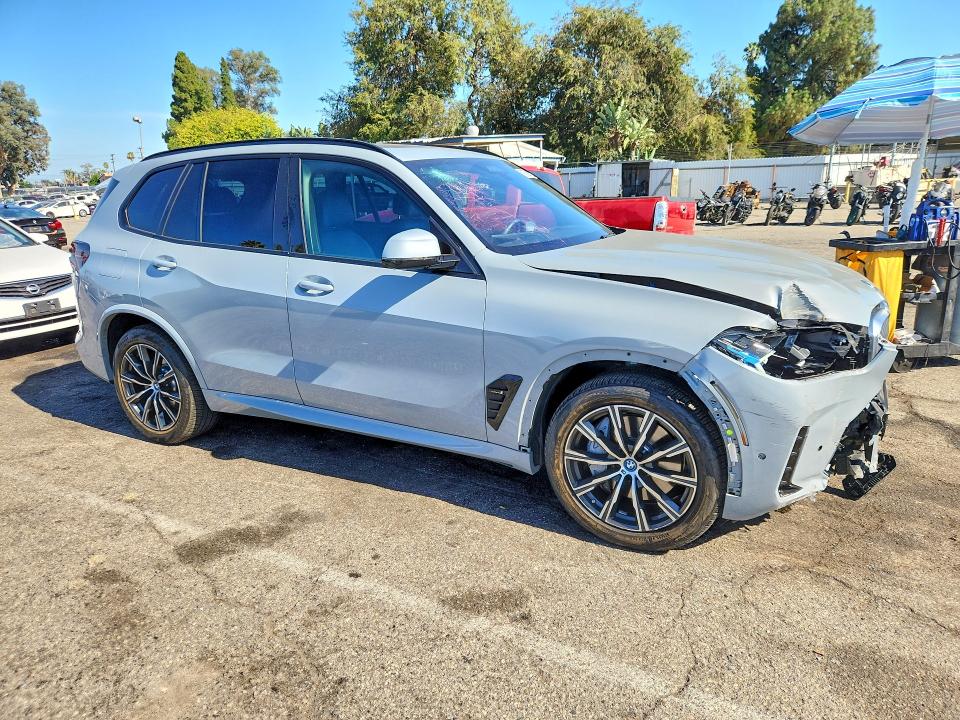 61972696 :رقم المزاد ، 5UX43EU05R9S23870 vin ، 2024 Bmw X5 مزاد بيع