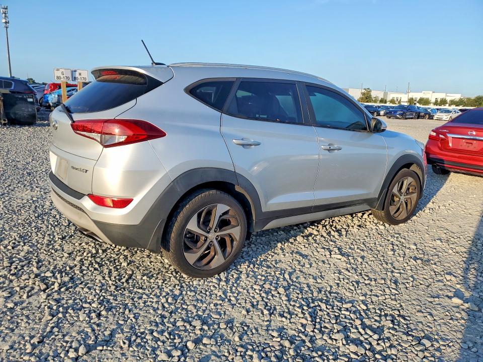 62308306 :رقم المزاد ، KM8J33A27HU550339 vin ، 2017 Hyundai Tucson مزاد بيع