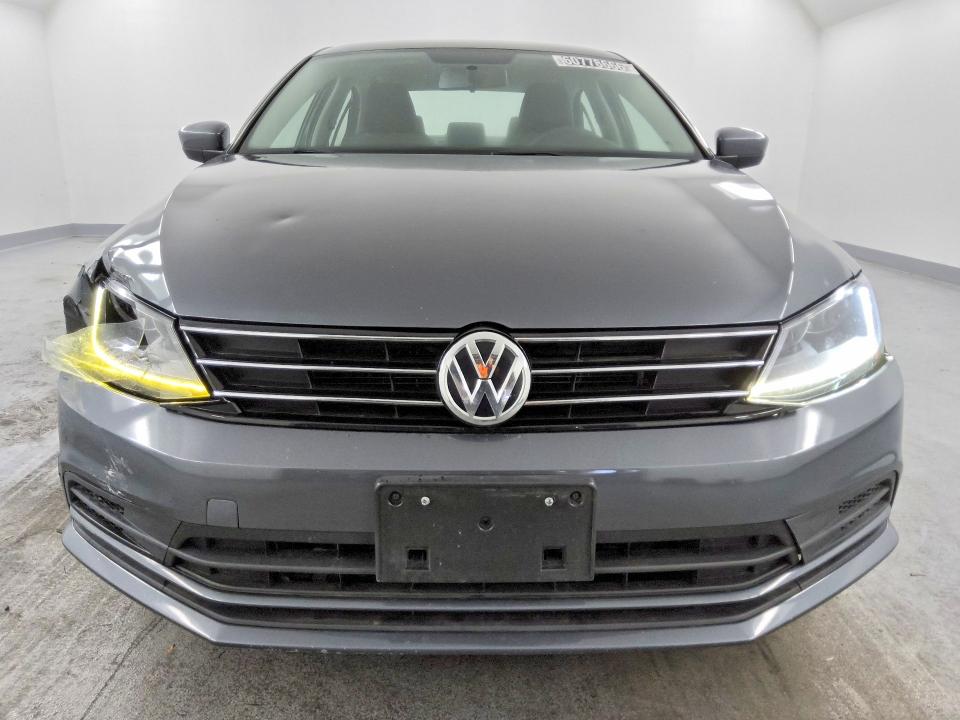 2017 Volkswagen Jetta მანქანა იყიდება აუქციონზე, vin: 3VW2B7AJ5HM330502, აუქციონის ნომერი: 60778666