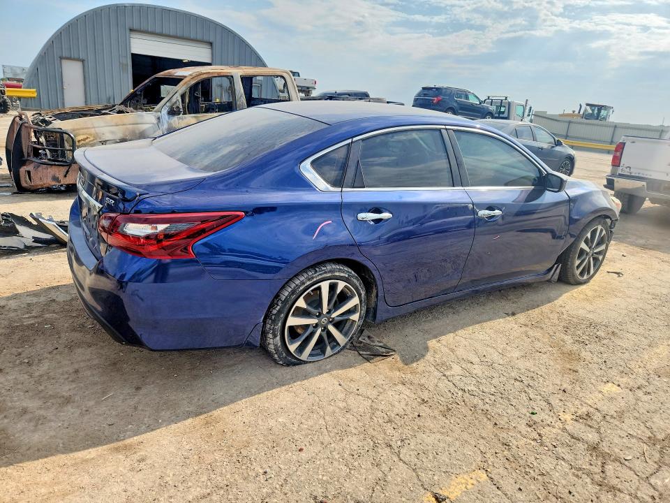 Продажа на аукционе авто 2017 Nissan Altima, vin: 1N4AL3AP8HC495377, номер лота: 60439976