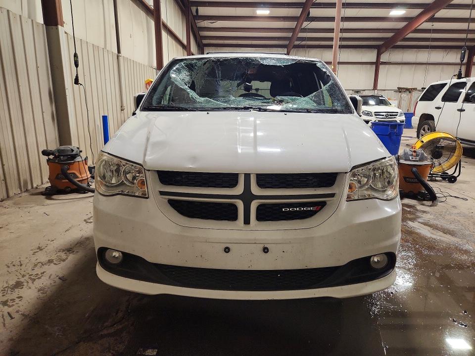 61315726 :رقم المزاد ، 2C4RDGEG9KR739662 vin ، 2019 Dodge Grand Caravan مزاد بيع