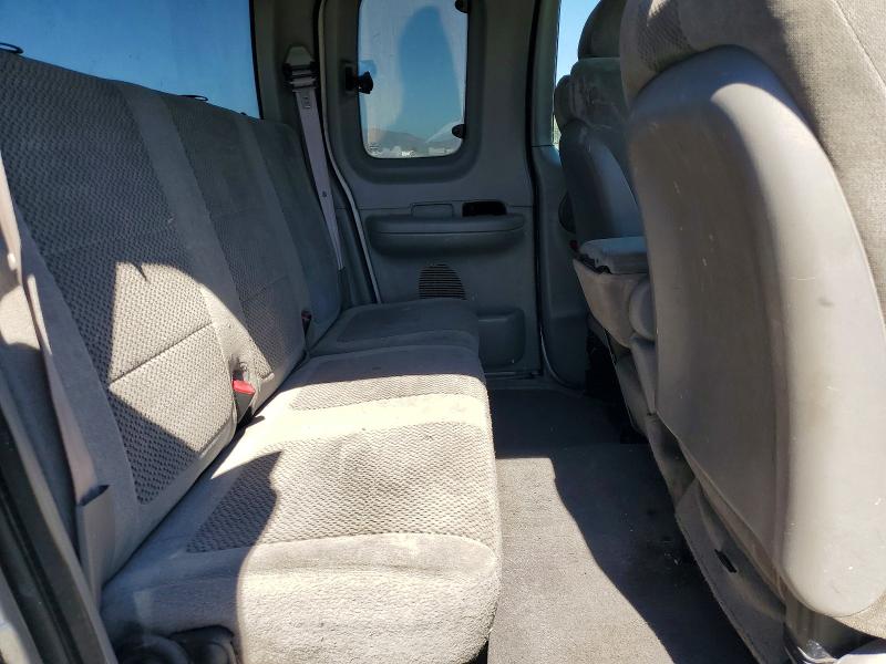 60199516 :رقم المزاد ، 1FTRX17W82NA93021 vin ، 2002 Ford F150 مزاد بيع