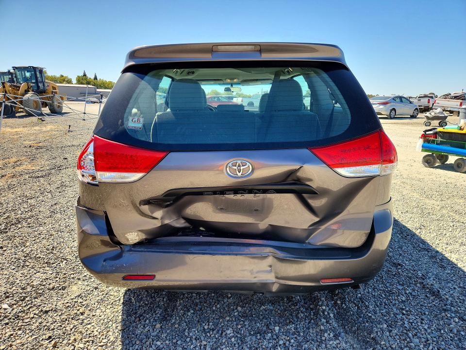 2013 Toyota Sienna მანქანა იყიდება აუქციონზე, vin: 5TDZK3DC3DS300870, აუქციონის ნომერი: 63251896