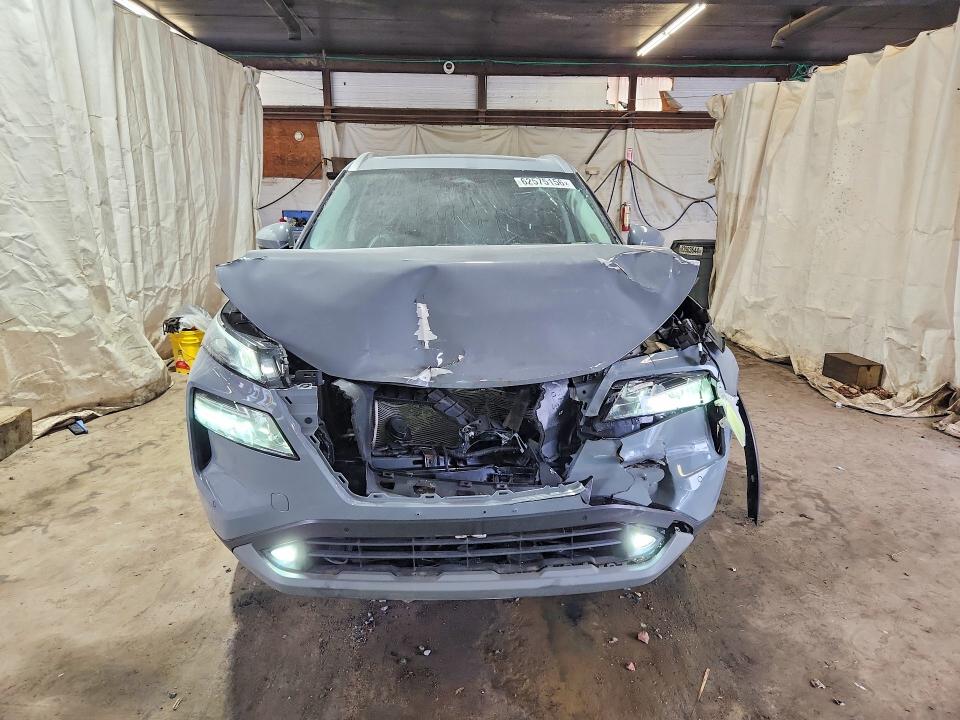 62575156 :رقم المزاد ، 5N1AT3CB6MC673028 vin ، 2021 Nissan Rogue مزاد بيع