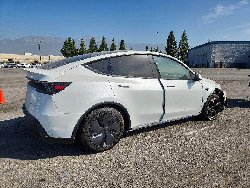 62797266 :رقم المزاد ، 7SAYGDEE8TF391191 vin ، 2026 Tesla Model Y مزاد بيع
