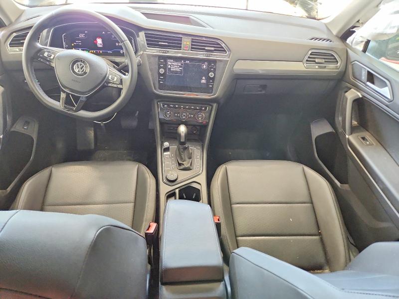61343706 :رقم المزاد ، 3VV2B7AXXLM137621 vin ، 2020 Volkswagen Tiguan مزاد بيع