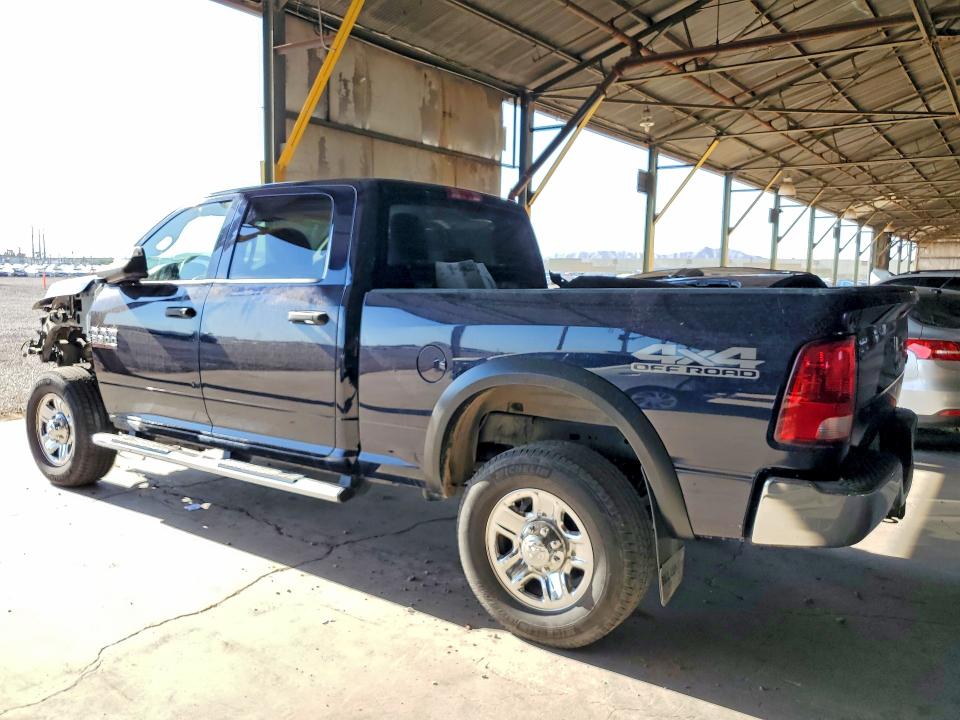 62666016 :رقم المزاد ، 3C6UR5CLXJG137171 vin ، 2018 Ram 2500 مزاد بيع