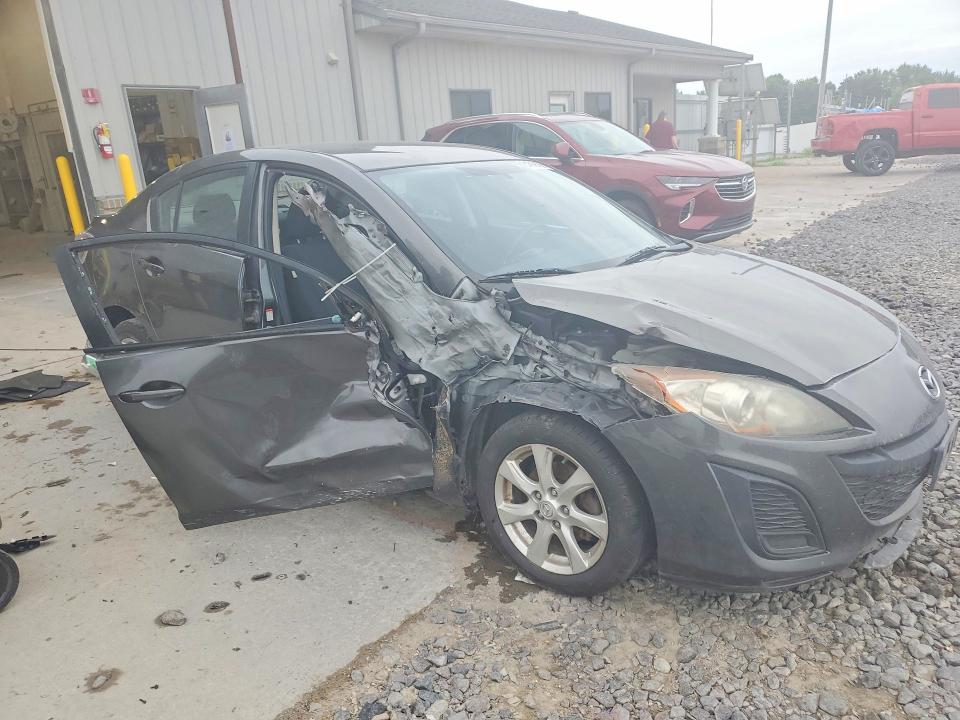 61629186 :رقم المزاد ، JM1BL1VF3B1409531 vin ، 2011 Mazda 3 مزاد بيع