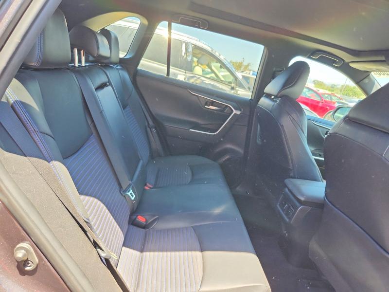 61391886 :رقم المزاد ، 4T3E6RFV6MU056098 vin ، 2021 Toyota Rav4 مزاد بيع