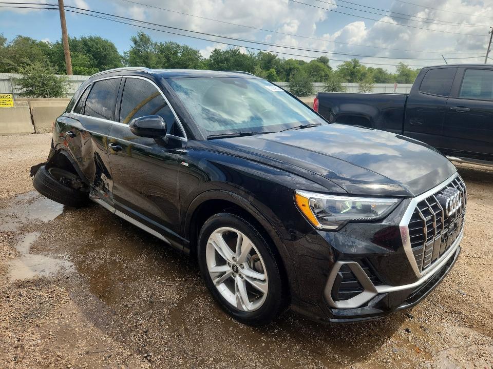 85623085 :رقم المزاد ، WA1DECF3XN1139067 vin ، 2022 Audi Q3 مزاد بيع