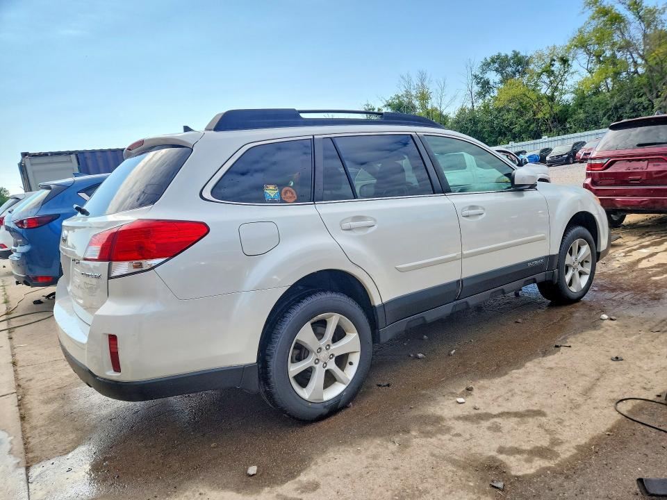 Продажа на аукционе авто 2014 Subaru Outback, vin: 4S4BRBECXE3201158, номер лота: 61065676