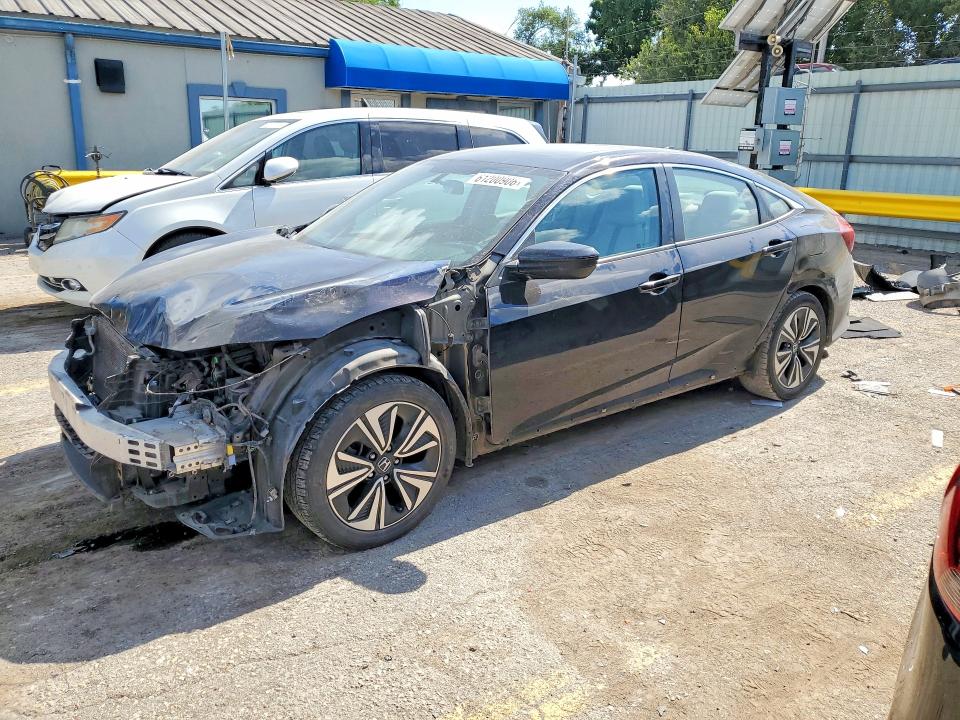 Auction sale of the 2017 Honda Civic, vin: 19XFC1F39HE010683, lot number: 61200906
