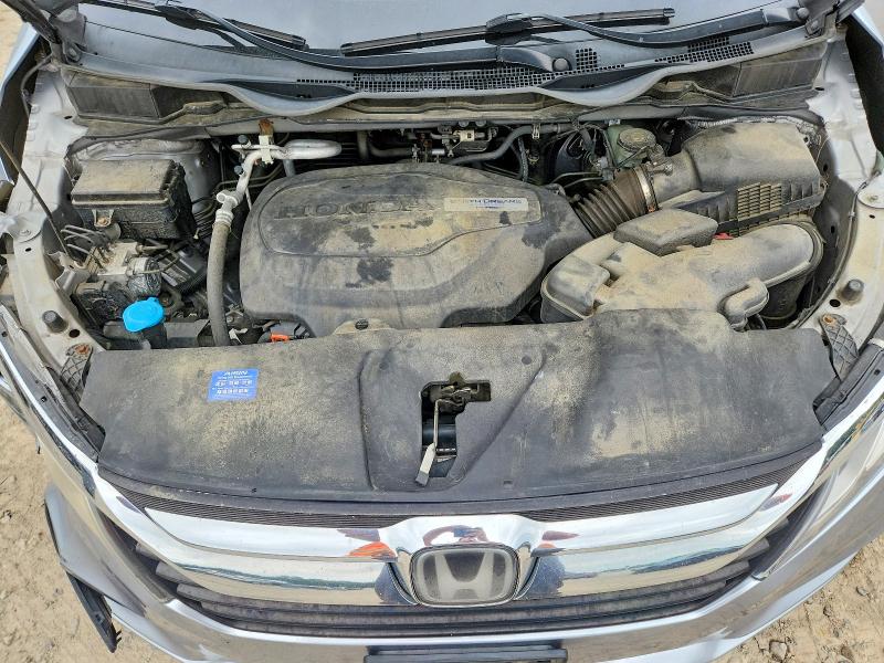 58704306 :رقم المزاد ، 5FNRL6H75JB054884 vin ، 2018 Honda Odyssey مزاد بيع