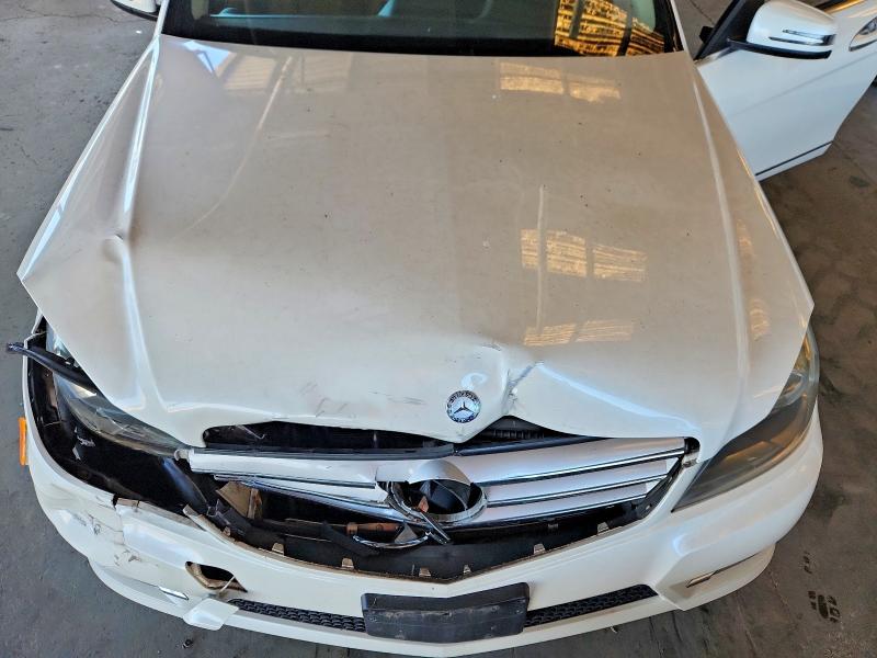 62302776 :رقم المزاد ، WDDGF4HB4CR220824 vin ، 2012 Mercedes-benz C مزاد بيع