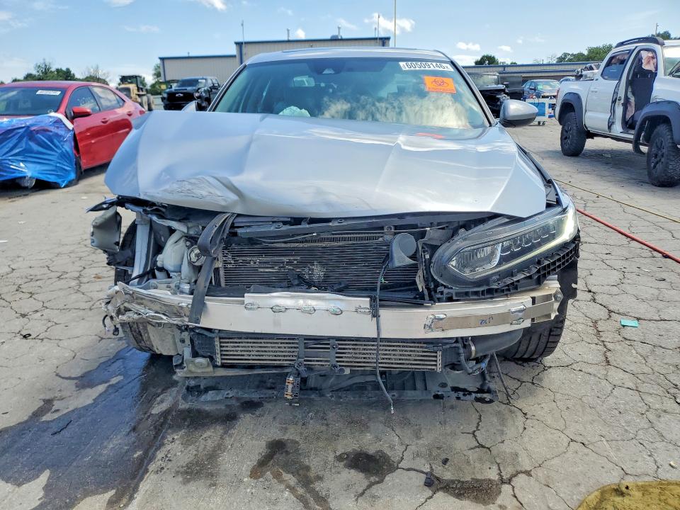 2018 Honda Accord მანქანა იყიდება აუქციონზე, vin: 1HGCV1F45JA238437, აუქციონის ნომერი: 60509146