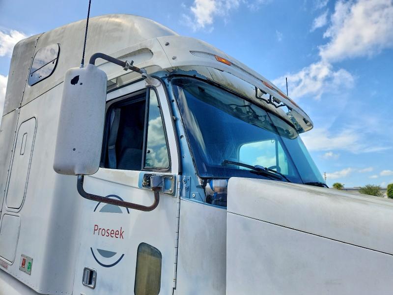 Продаж на аукціоні авто 2002 Freightliner Conventional, vin: 1FUJBBCG62LG28029, номер лоту: 61949196