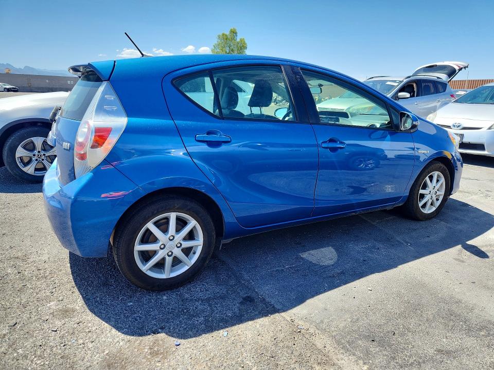 2014 Toyota Prius C მანქანა იყიდება აუქციონზე, vin: JTDKDTB35E1066826, აუქციონის ნომერი: 62971826