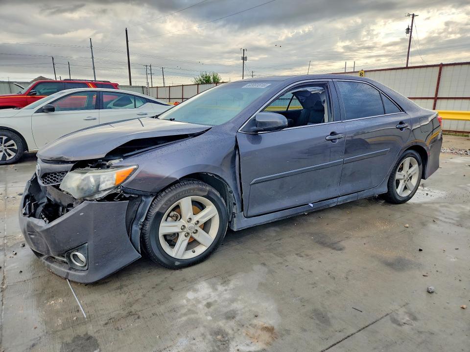 2014 Toyota Camry Hybrid მანქანა იყიდება აუქციონზე, vin: 4T1BD1FK5EU123767, აუქციონის ნომერი: 60991816