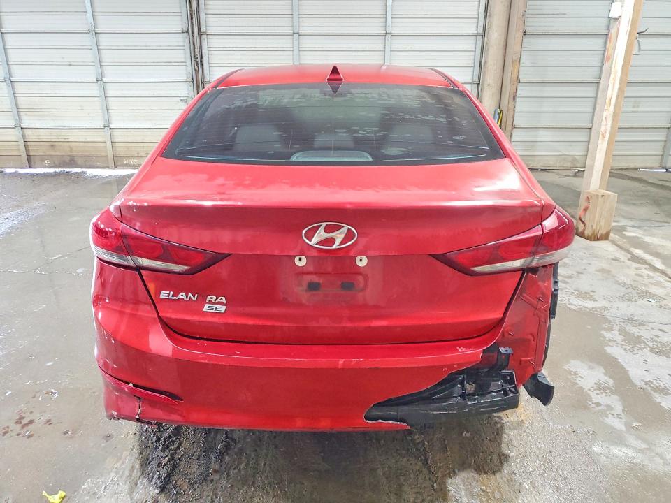 60606776 :رقم المزاد ، 5NPD74LF2HH037327 vin ، 2017 Hyundai Elantra مزاد بيع