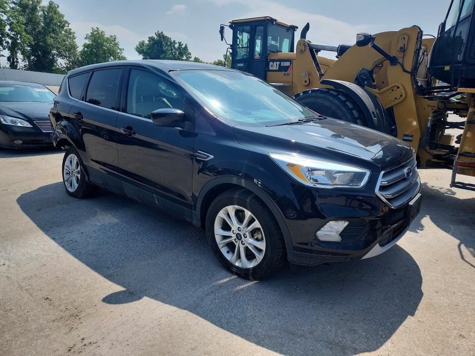 2017 Ford Escape მანქანა იყიდება აუქციონზე, vin: 1FMCU9G90HUE72404, აუქციონის ნომერი: 61482546