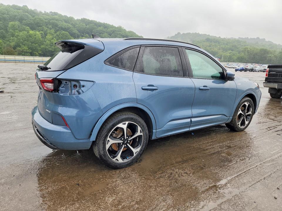 62285926 :رقم المزاد ، 1FMCU9NA5PUB17823 vin ، 2023 Ford Escape مزاد بيع