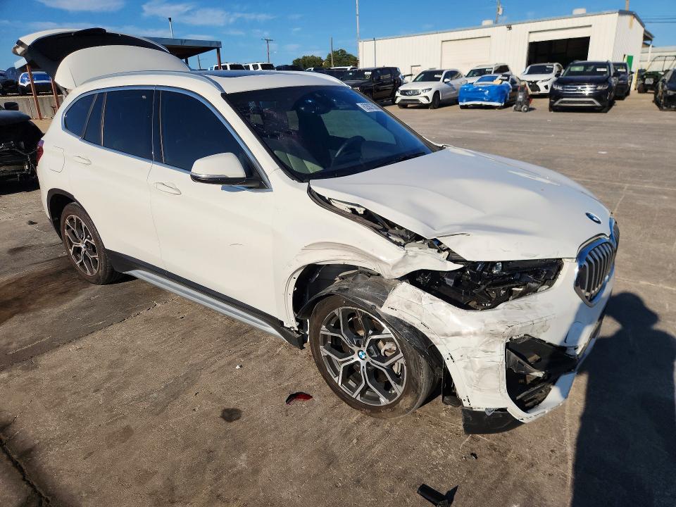 62807506 :رقم المزاد ، WBXJG7C0XM5U28156 vin ، 2021 Bmw X1 مزاد بيع