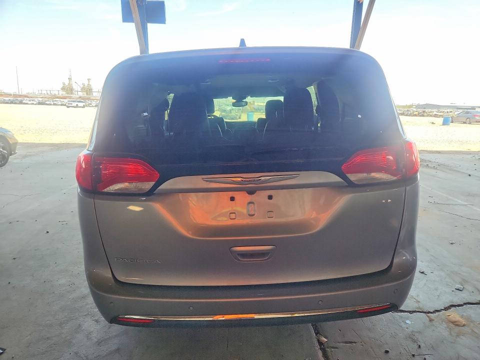 63187356 :رقم المزاد ، 2C4RC1BG5HR532635 vin ، 2017 Chrysler Pacifica مزاد بيع