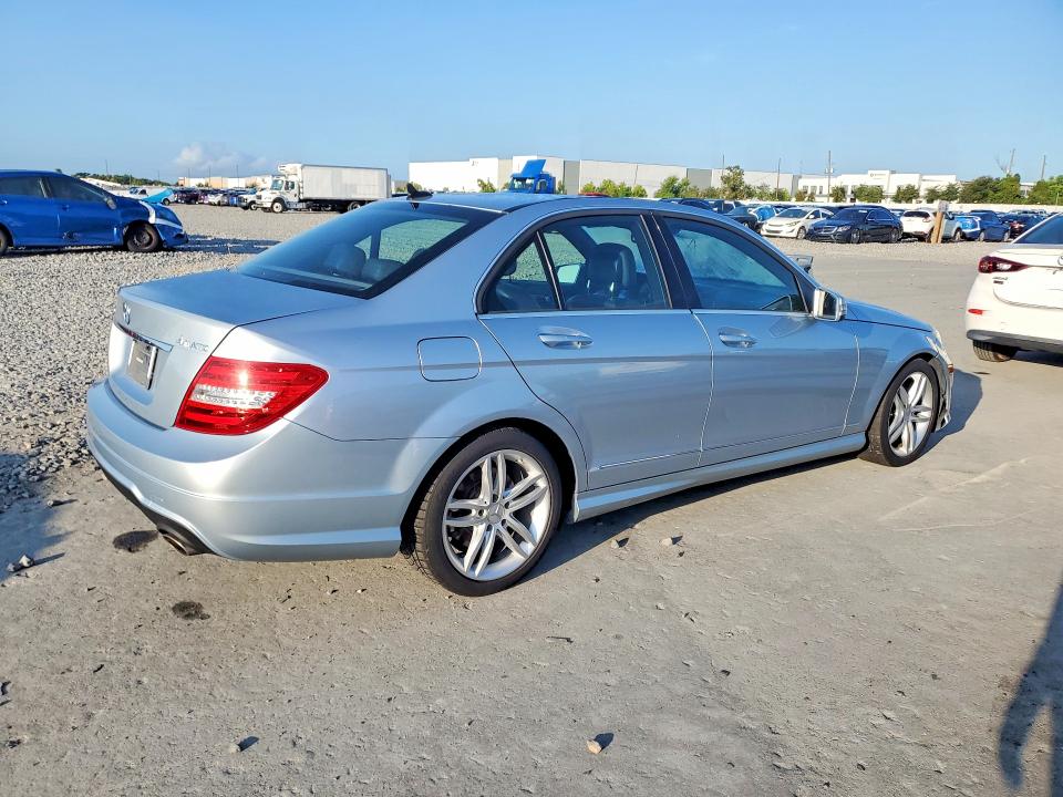 62510776 :رقم المزاد ، WDDGF8AB5DA822990 vin ، 2013 Mercedes-benz C مزاد بيع