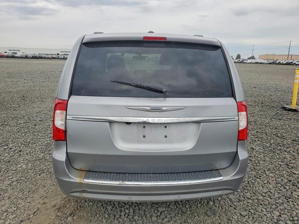 60754646 :رقم المزاد ، 2C4RC1CGXFR627168 vin ، 2015 Chrysler Town & Country مزاد بيع