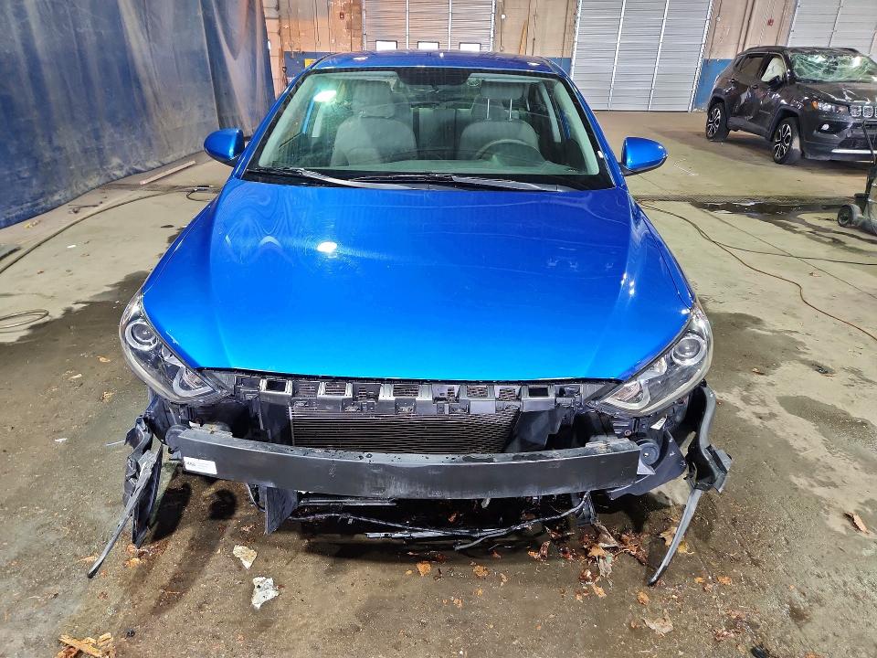 62318776 :رقم المزاد ، 5NPD74LF9HH163815 vin ، 2017 Hyundai Elantra مزاد بيع