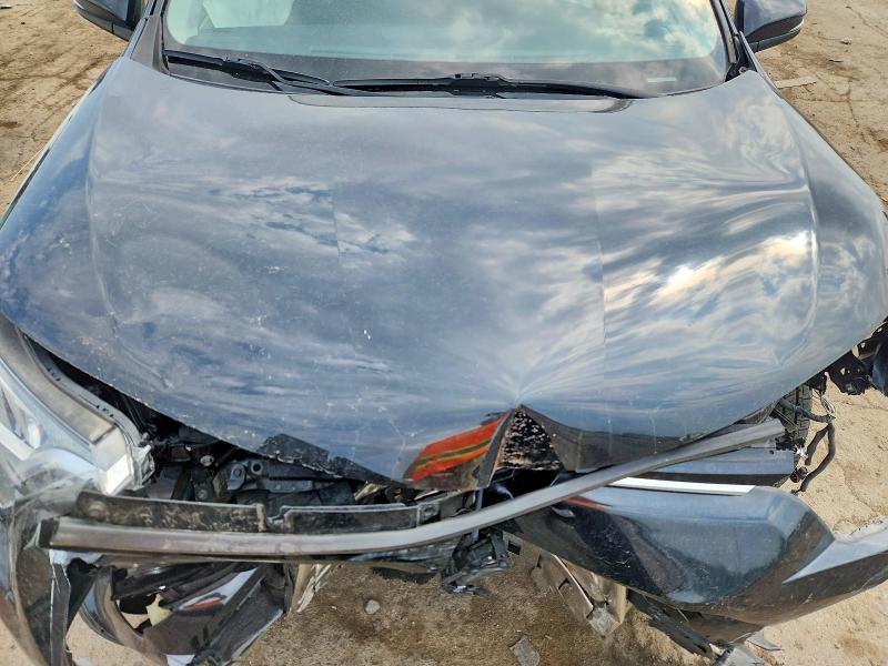 61882356 :رقم المزاد ، JTMRJREV3HD137094 vin ، 2017 Toyota Rav4 Hybrid مزاد بيع