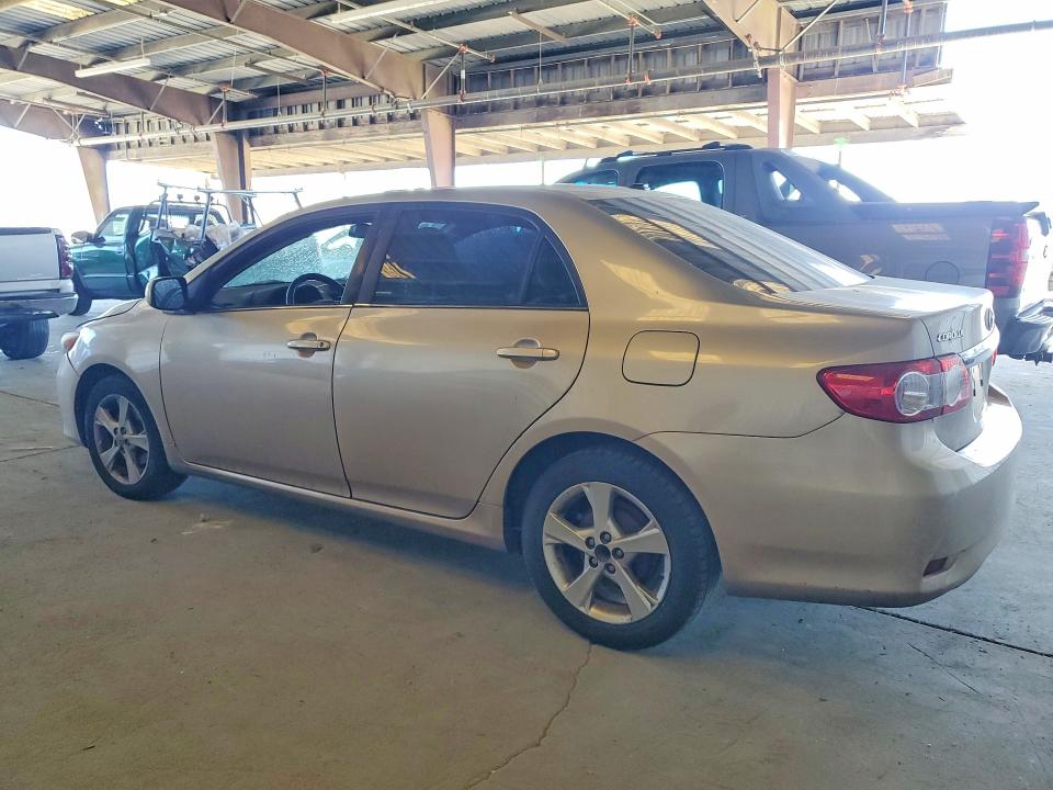 62499216 :رقم المزاد ، 2T1BU4EE8DC027323 vin ، 2013 Toyota Corolla مزاد بيع