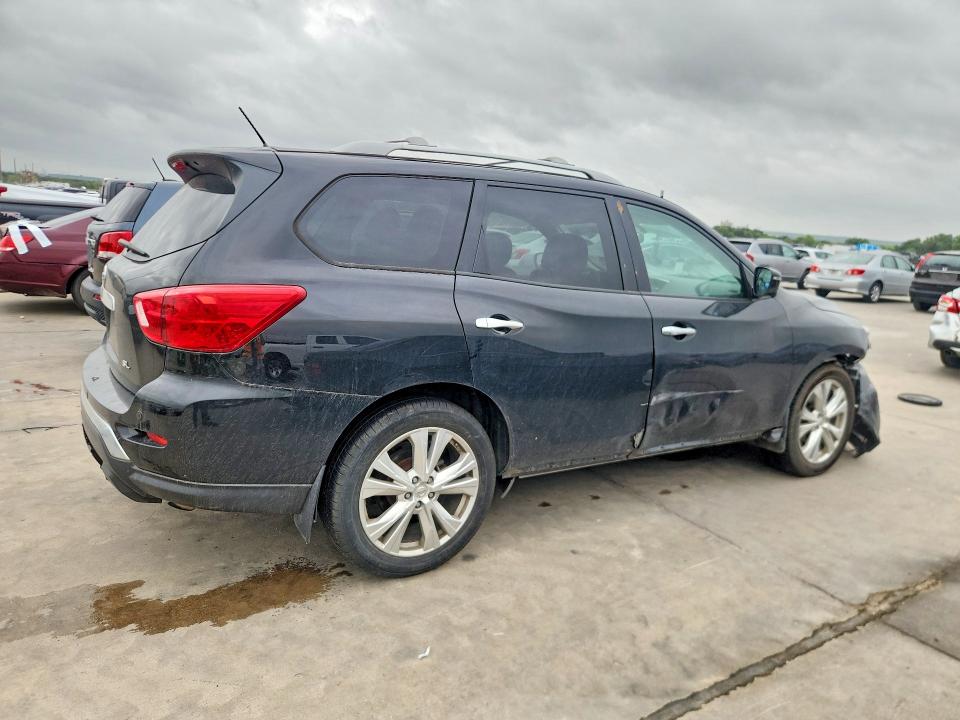 Продажа на аукционе авто 2018 Nissan Pathfinder, vin: 5N1DR2MN7JC621613, номер лота: 61417136