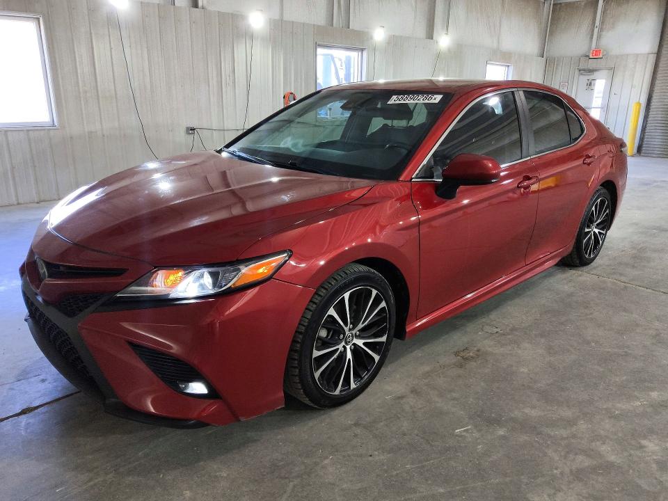 58890286 :رقم المزاد ، 4T1G11AK2LU309558 vin ، 2020 Toyota Camry مزاد بيع
