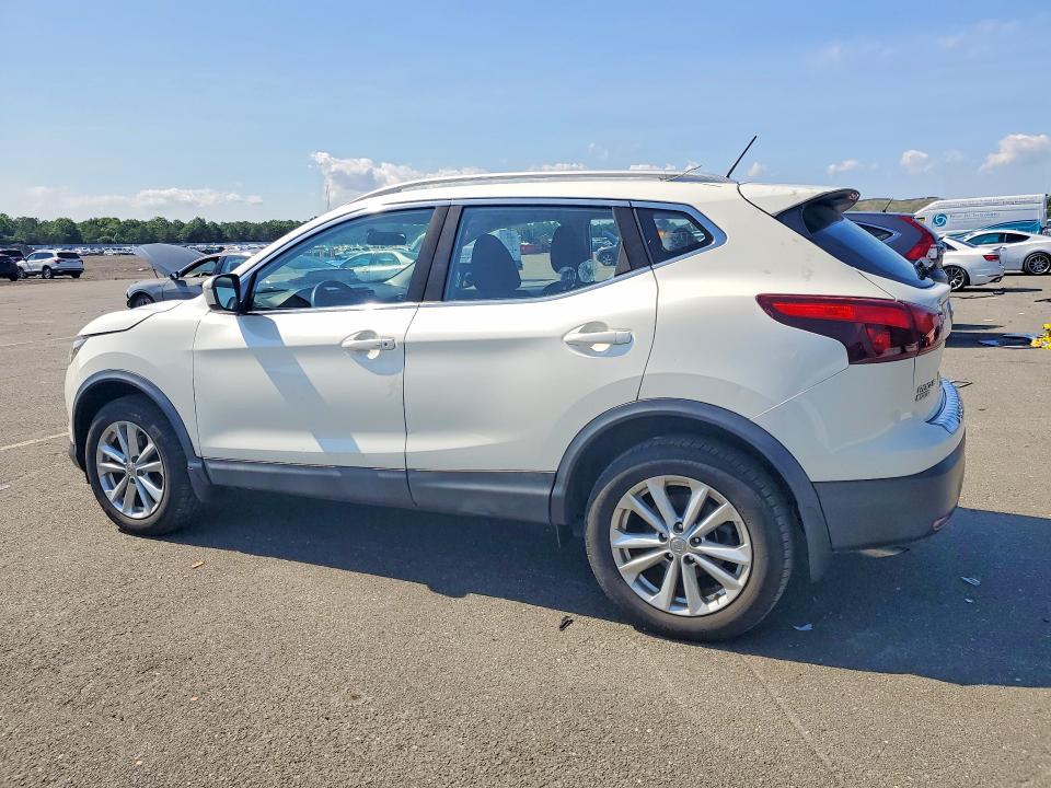60121966 :رقم المزاد ، JN1BJ1CR3HW138214 vin ، 2017 Nissan Rogue Sport مزاد بيع