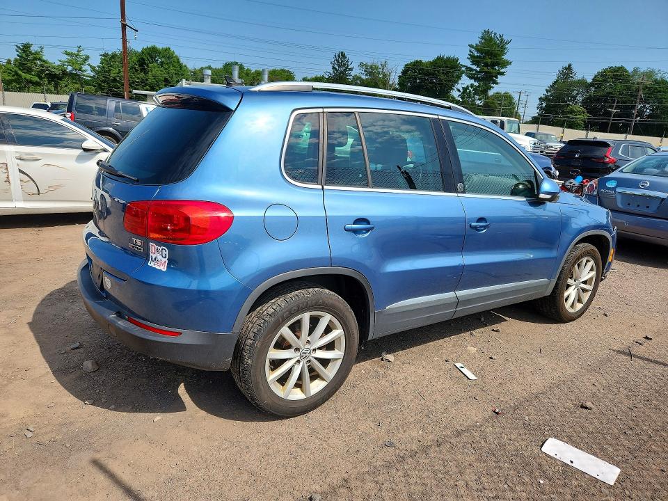 2017 Volkswagen Tiguan მანქანა იყიდება აუქციონზე, vin: WVGSV7AX6HK006914, აუქციონის ნომერი: 62201556
