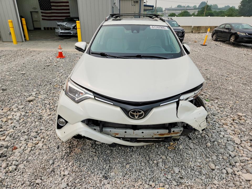Продаж на аукціоні авто 2017 Toyota Rav4, vin: 2T3DFREV9HW650039, номер лоту: 61742966
