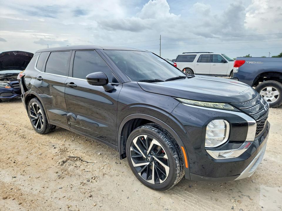 Продажа на аукционе авто 2022 Mitsubishi Outlander, vin: JA4J3UA80NZ022150, номер лота: 61424206