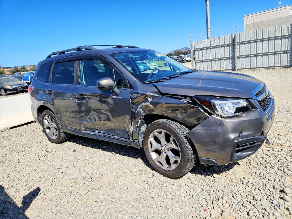 61587656 :رقم المزاد ، JF2SJAWC9JH538004 vin ، 2018 Subaru Forester مزاد بيع