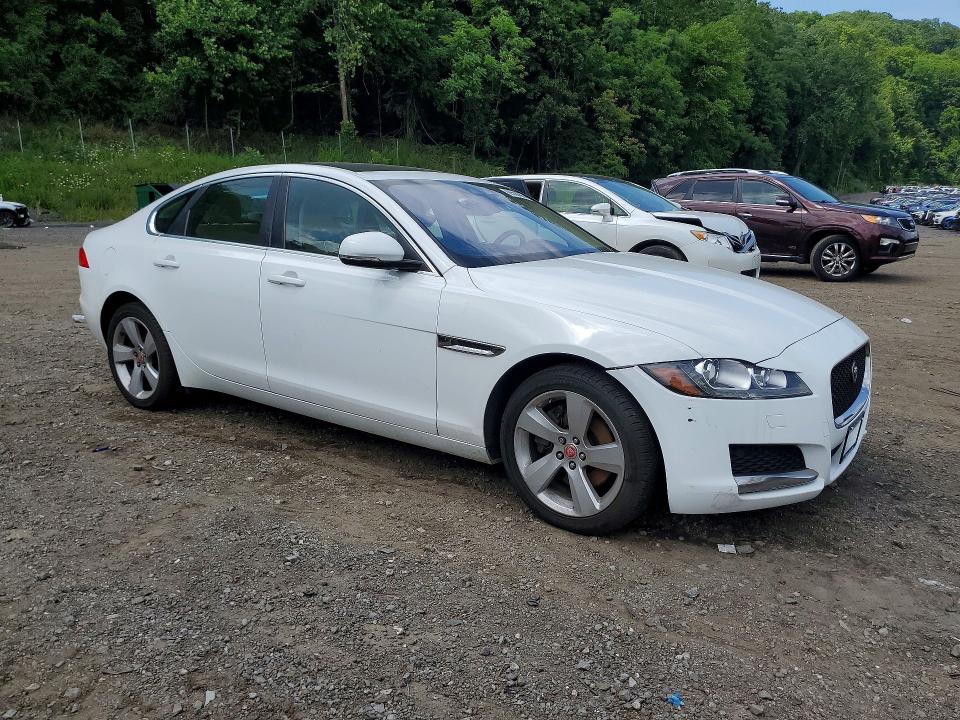 Продажа на аукционе авто 2017 Jaguar Xf, vin: SAJBR4BN2HCY42624, номер лота: 60550396