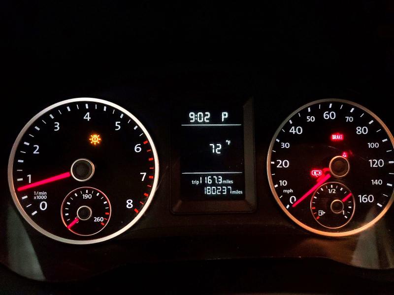 2011 Volkswagen Tiguan მანქანა იყიდება აუქციონზე, vin: WVGBV7AX9BW506856, აუქციონის ნომერი: 73342365