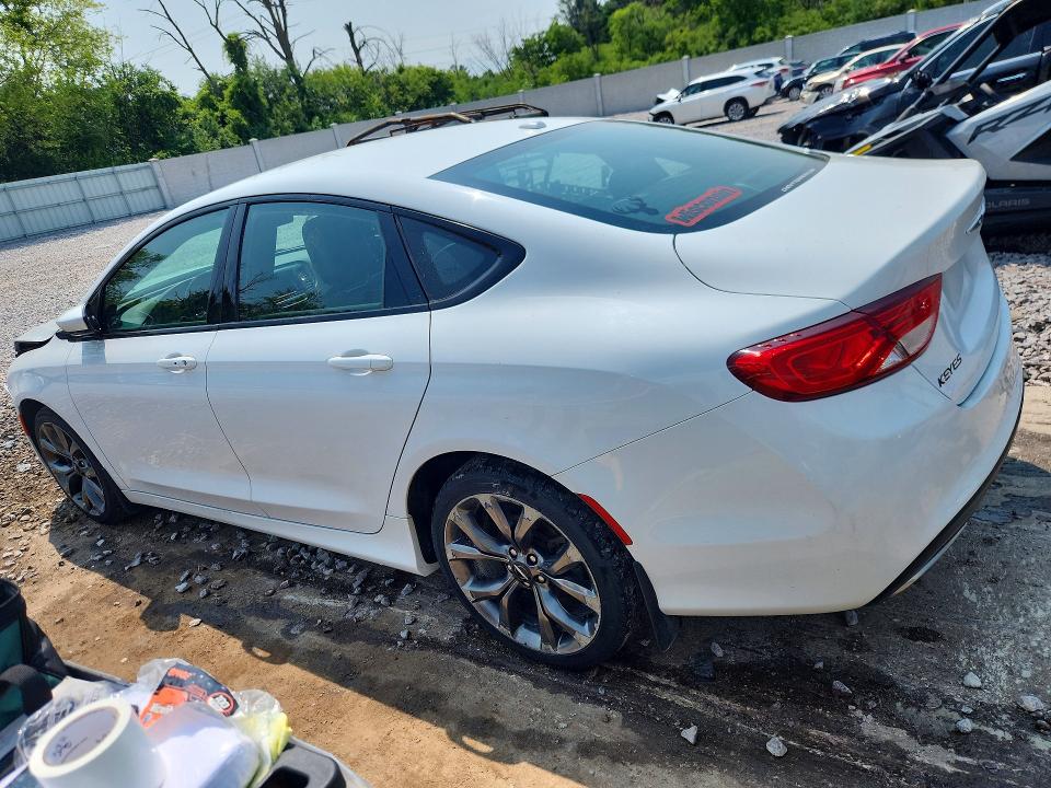 Продажа на аукционе авто 2015 Chrysler 200, vin: 1C3CCCBG5FN678260, номер лота: 62650846
