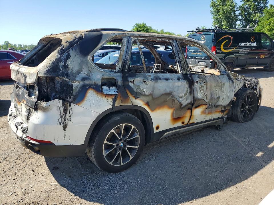 Продажа на аукционе авто 2017 Bmw X5, vin: 5UXKR0C32H0X82056, номер лота: 63115846