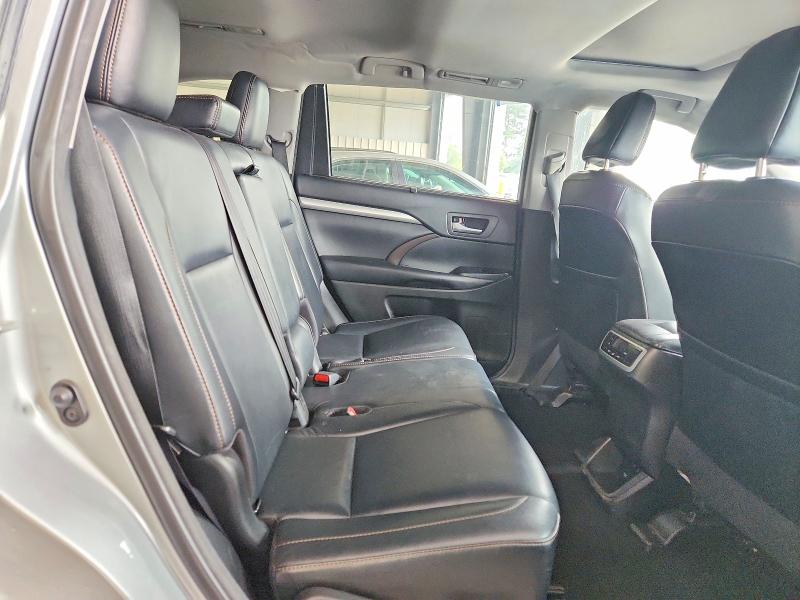 Aukcja sprzedaży 2018 Toyota Highlander, vin: 5TDJZRFH8JS815749, numer aukcji: 61372806