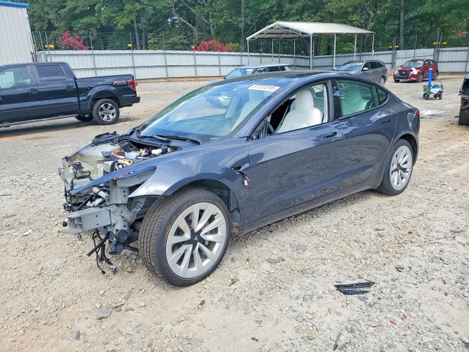 57727316 :رقم المزاد ، 5YJ3E1EBXNF198139 vin ، 2022 Tesla Model 3 مزاد بيع