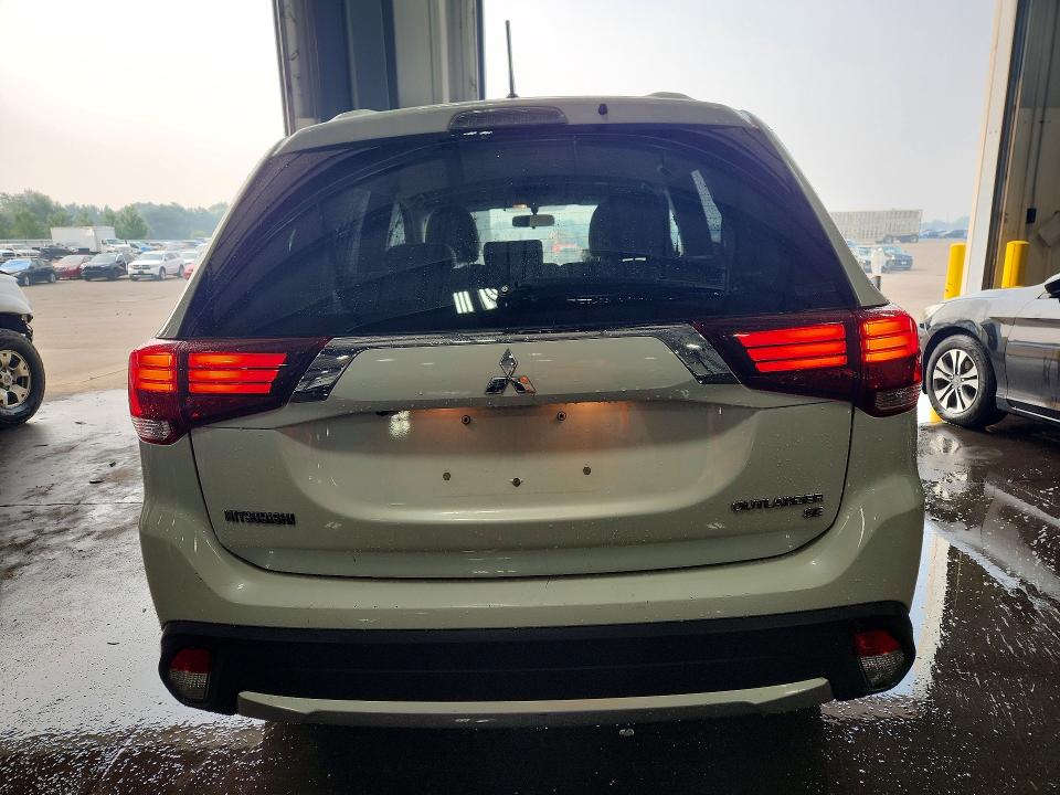 2016 Mitsubishi Outlander მანქანა იყიდება აუქციონზე, vin: JA4AZ3A32GZ022683, აუქციონის ნომერი: 61197216
