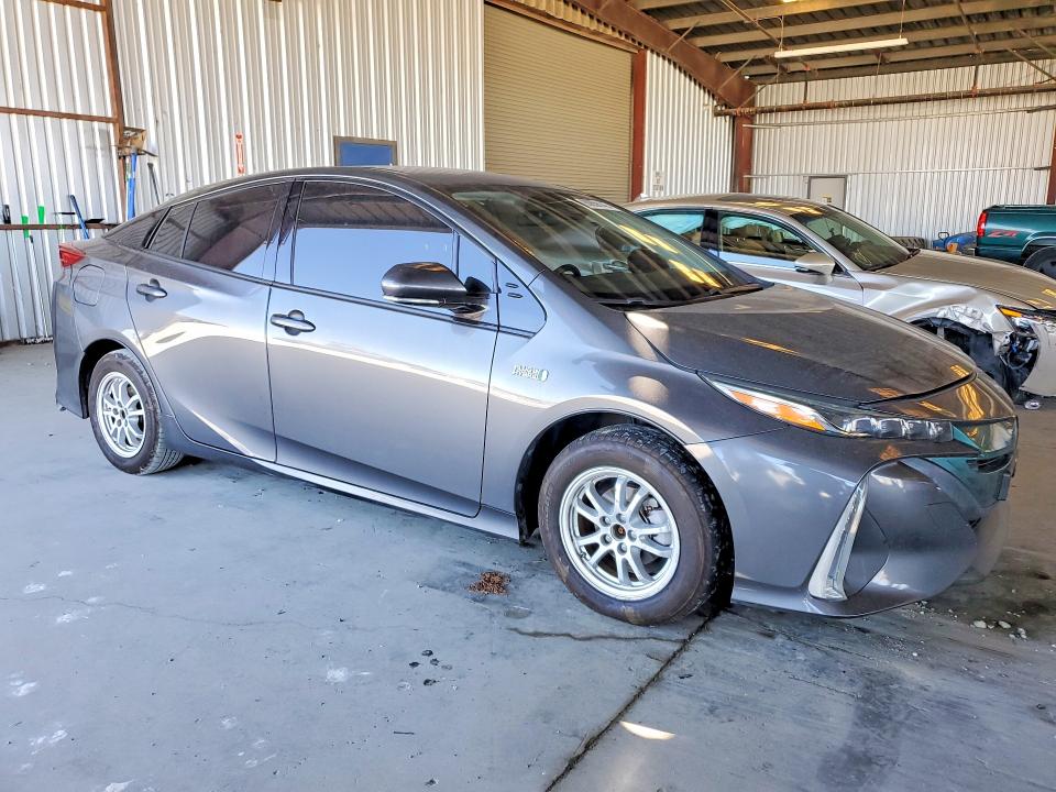 Продажа на аукционе авто 2018 Toyota Prius Prime, vin: JTDKARFP0J3081385, номер лота: 64424426